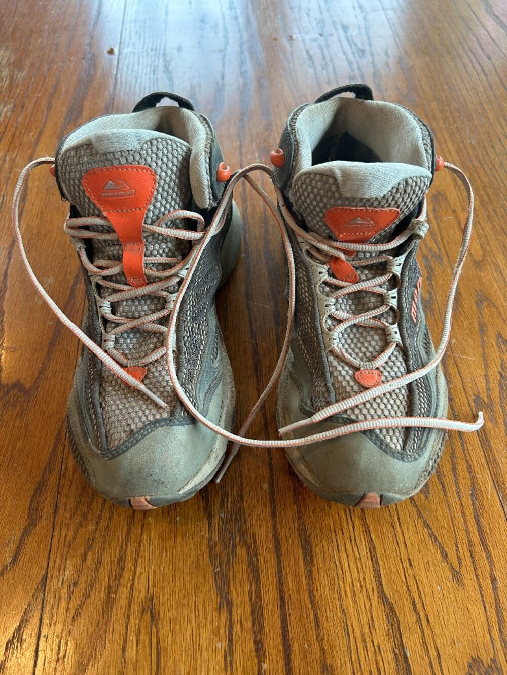 Montrail Women's Gortex Hiking Boot Size 10 (GL2062-081)